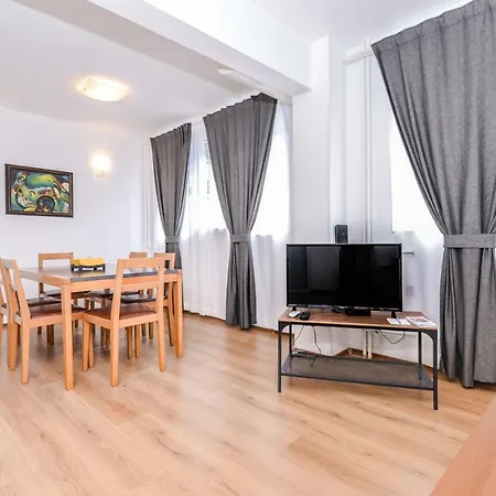 Eleganto - 2bd Stylish By Flat Mаnager