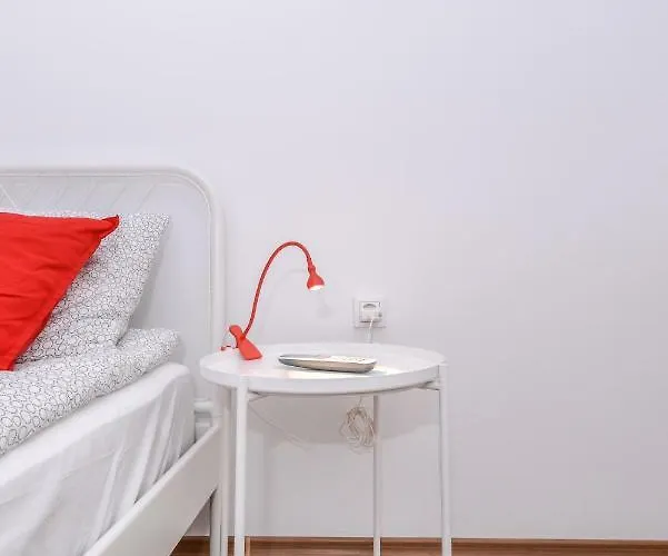 Eleganto - 2bd Stylish By Flat Mаnager