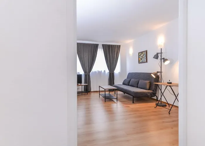 Eleganto - 2bd Stylish By Flat Mаnager